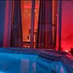 Mit Whirlpool, Wasserbett & Sauna *