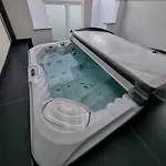 Mit Whirlpool, Wasserbett & Sauna Apartment *