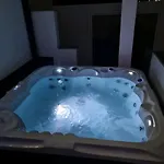 Apartment Mit Whirlpool, Wasserbett & Sauna