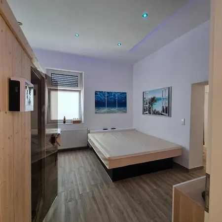 Mit Whirlpool, Wasserbett & Sauna *