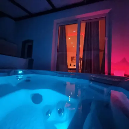 Mit Whirlpool, Wasserbett & Sauna Apartament *