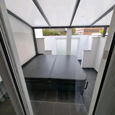 Apartment Mit Whirlpool, Wasserbett & Sauna *