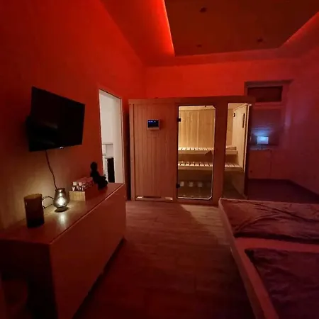 Mit Whirlpool, Wasserbett & Sauna *