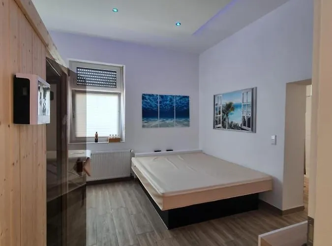 Mit Whirlpool, Wasserbett & Sauna *