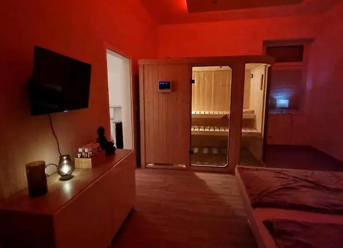 Mit Whirlpool, Wasserbett & Sauna *