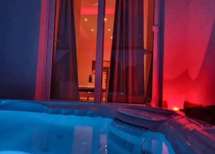 Mit Whirlpool, Wasserbett & Sauna *