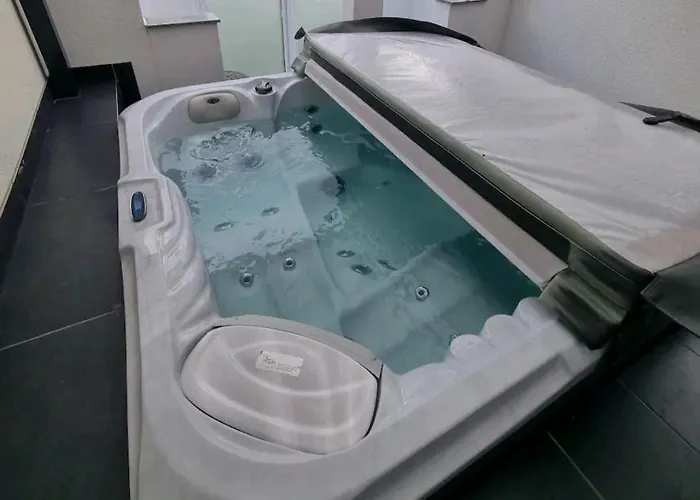 Mit Whirlpool, Wasserbett & Sauna Διαμέρισμα *